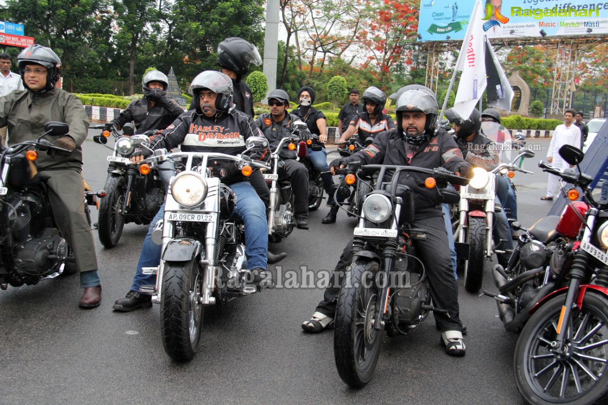 Harley Davidson Motorbike Rally to promote No Tobacco