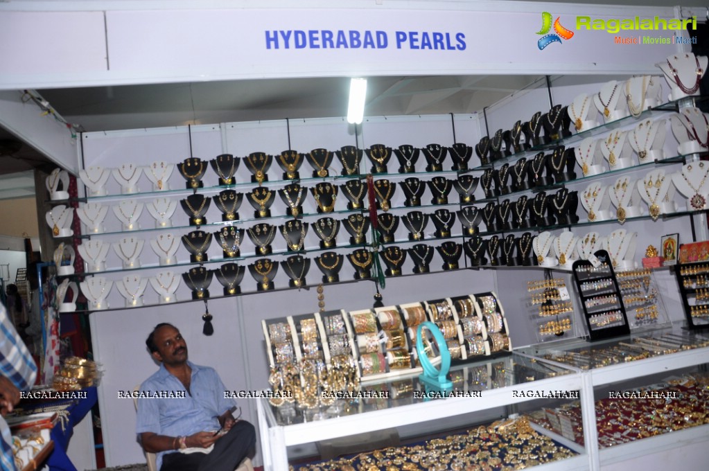 Srilekha Reddy inaugurates Parinaya Wedding Fair, Hyderabad