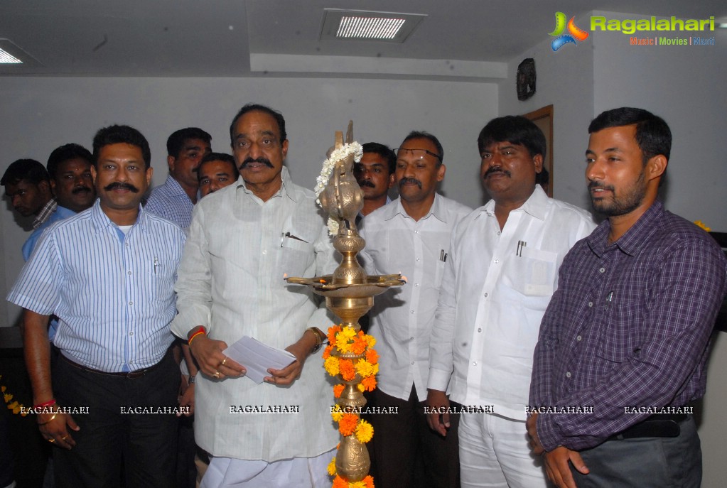 Ramreddy Venkat Reddy inaugurates VRR Chit Funds