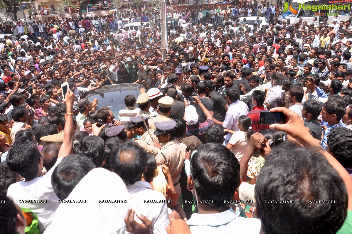 Samantha inaugurates Anutex Shopping Mall at AS Rao Nagar, Hyderabad