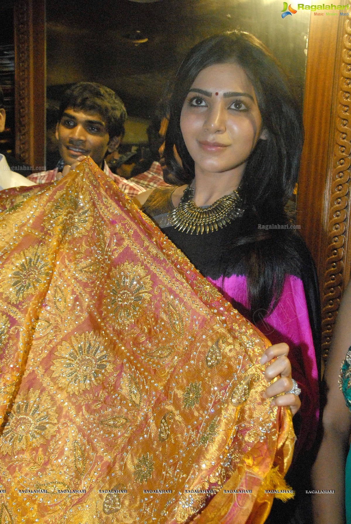 Samantha inaugurates Anutex Shopping Mall at AS Rao Nagar, Hyderabad