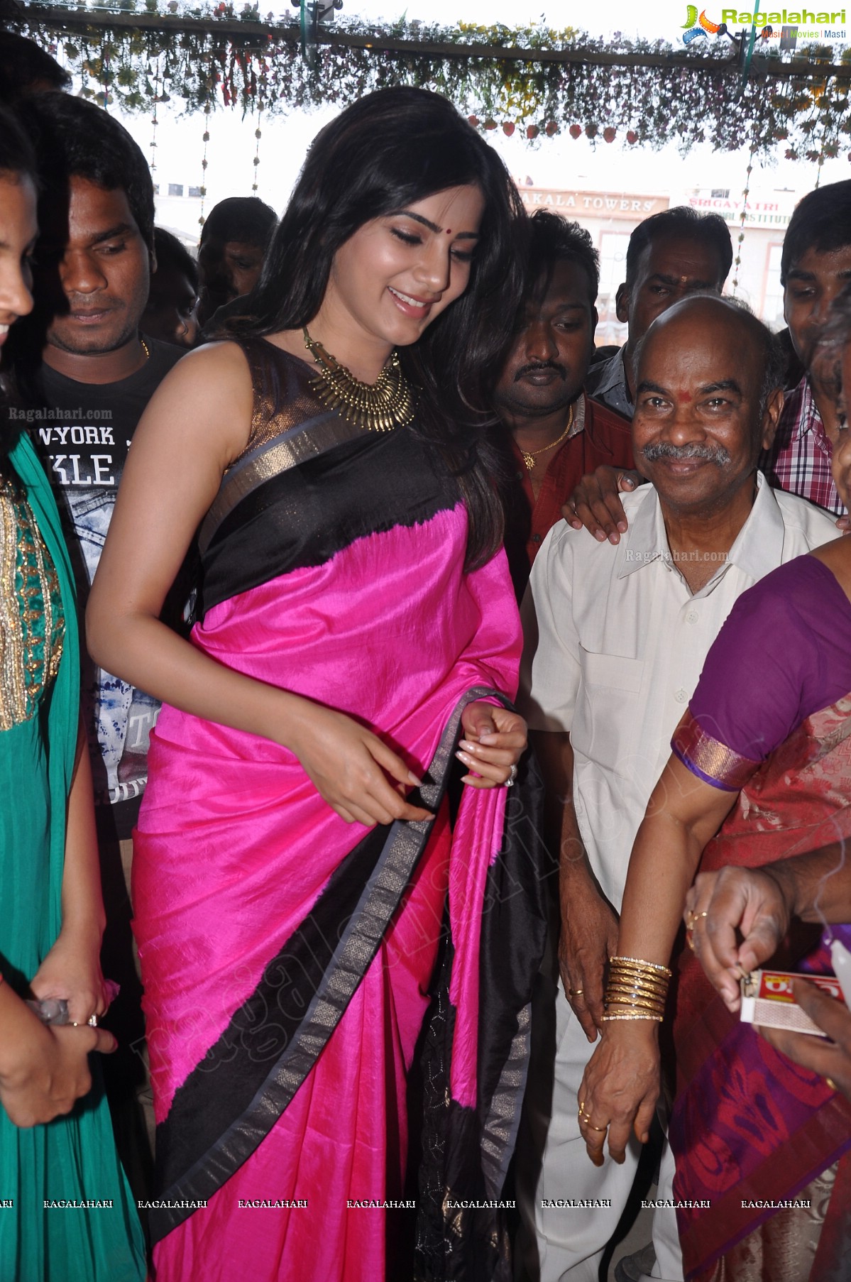 Samantha inaugurates Anutex Shopping Mall at AS Rao Nagar, Hyderabad