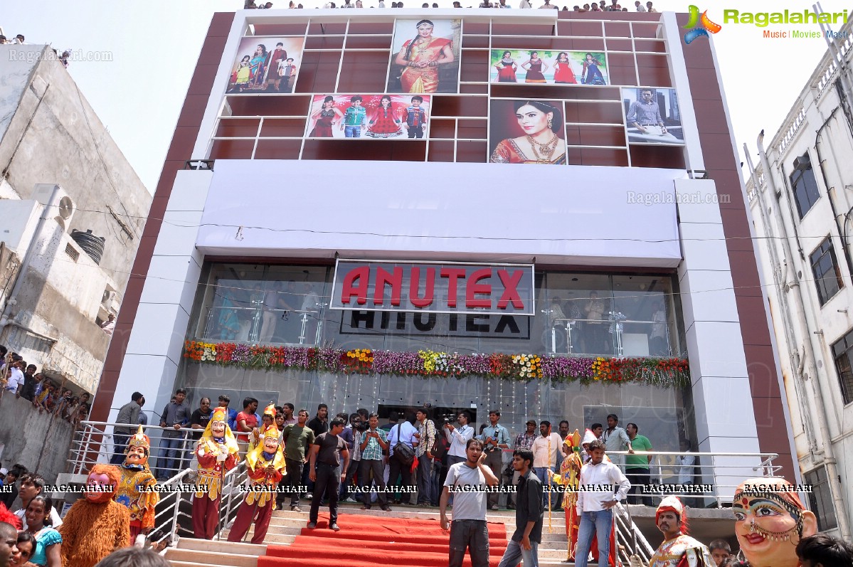 Samantha inaugurates Anutex Shopping Mall at AS Rao Nagar, Hyderabad