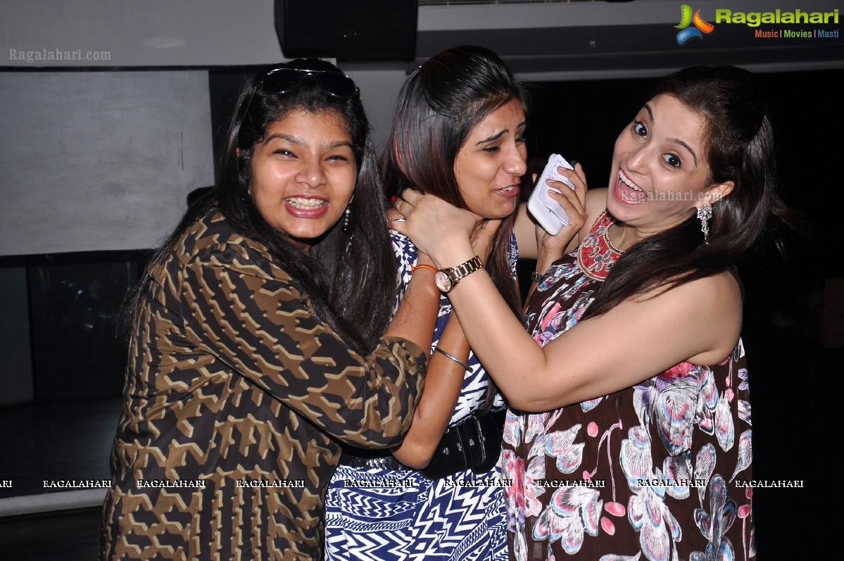 Seema Chopra 2013 Birthday Bash at Rain Pub, Hyderabad