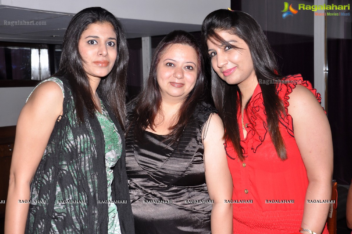 Seema Chopra 2013 Birthday Bash at Rain Pub, Hyderabad