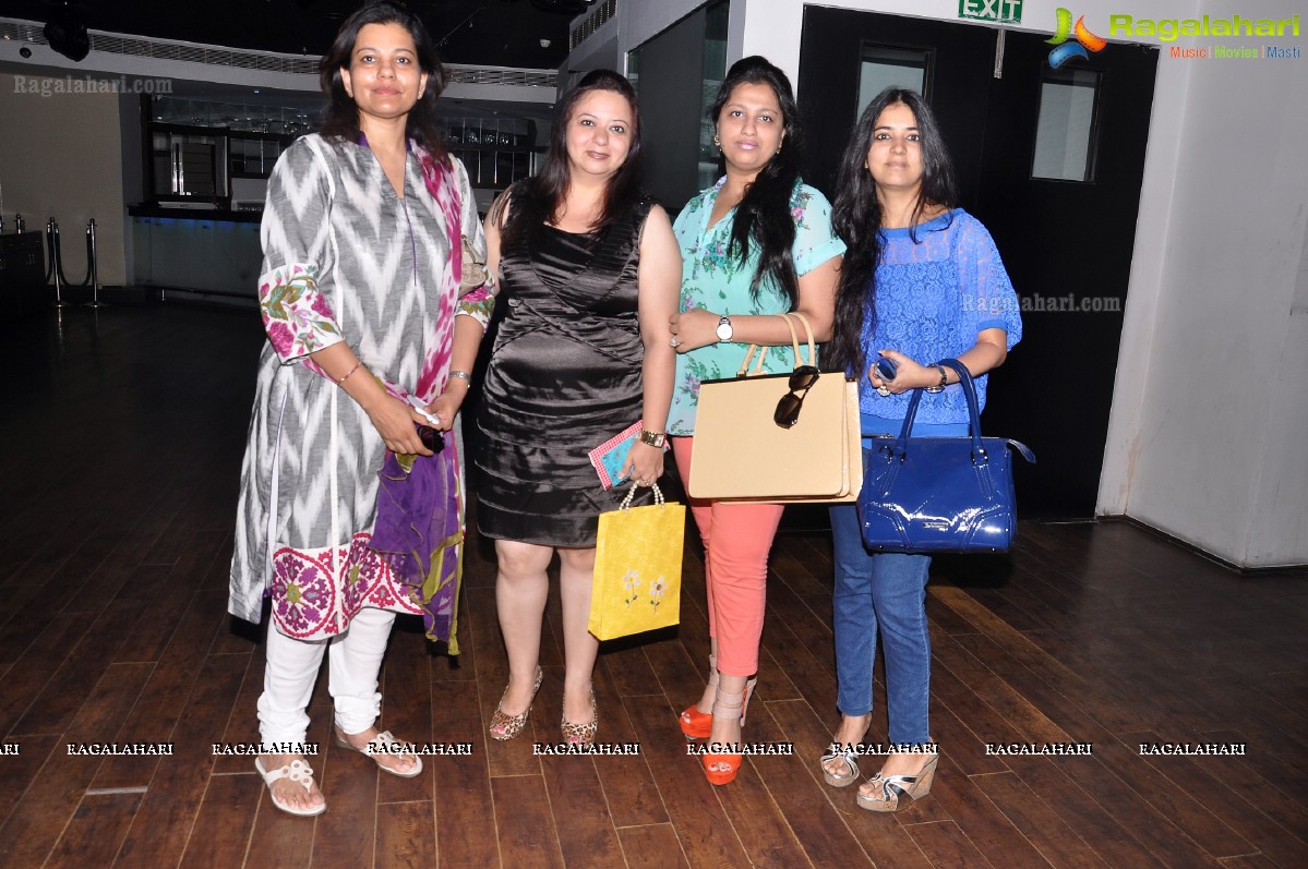 Seema Chopra 2013 Birthday Bash at Rain Pub, Hyderabad