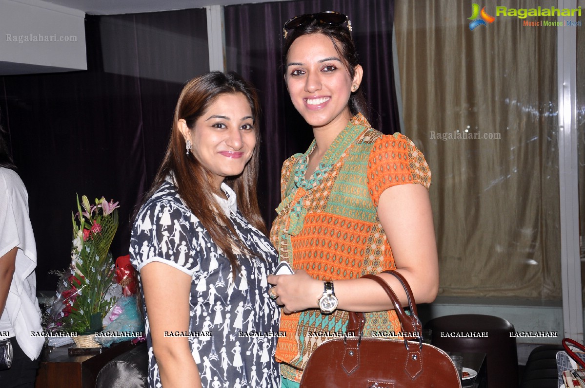 Seema Chopra 2013 Birthday Bash at Rain Pub, Hyderabad