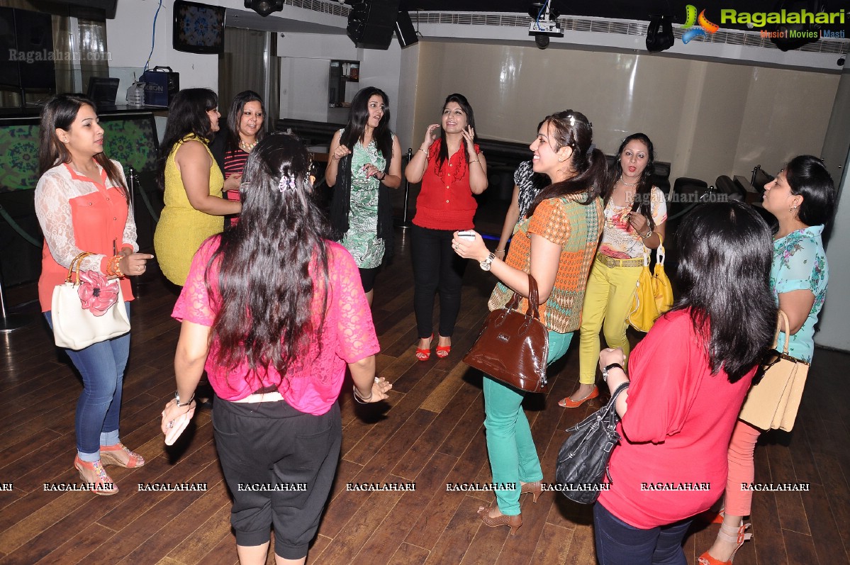 Seema Chopra 2013 Birthday Bash at Rain Pub, Hyderabad