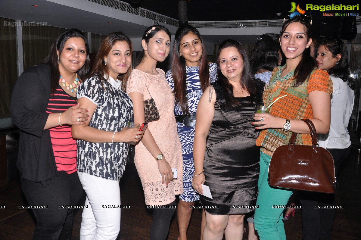 Seema Chopra 2013 Birthday Bash at Rain Pub, Hyderabad