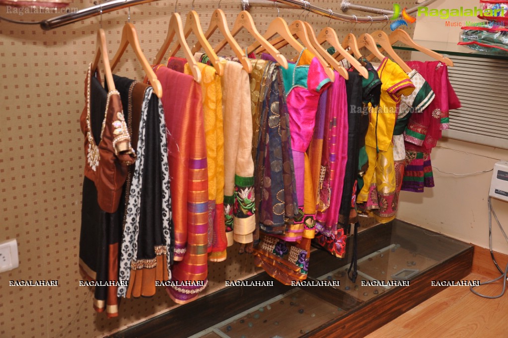 Srihita Boutique Celebrates Mother's Day with Nikitha Narayan