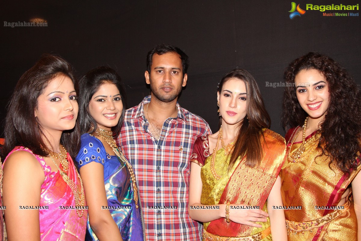 Swarna Kanchi Jewellery and Textiles Showroom Launch, Hyderabad