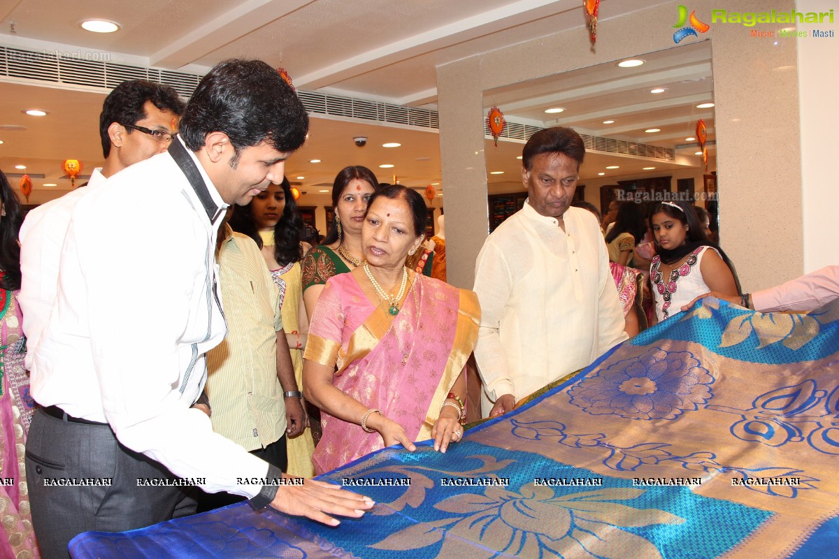 Swarna Kanchi Jewellery and Textiles Showroom Launch, Hyderabad