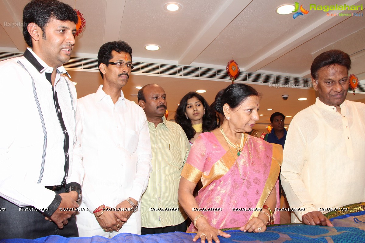 Swarna Kanchi Jewellery and Textiles Showroom Launch, Hyderabad