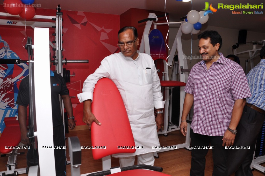 Gutha Sukender Reddy inaugurates Talwalkars at Vidya Nagar, Hyderabad