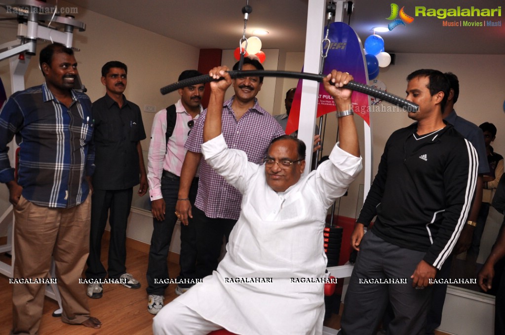 Gutha Sukender Reddy inaugurates Talwalkars at Vidya Nagar, Hyderabad