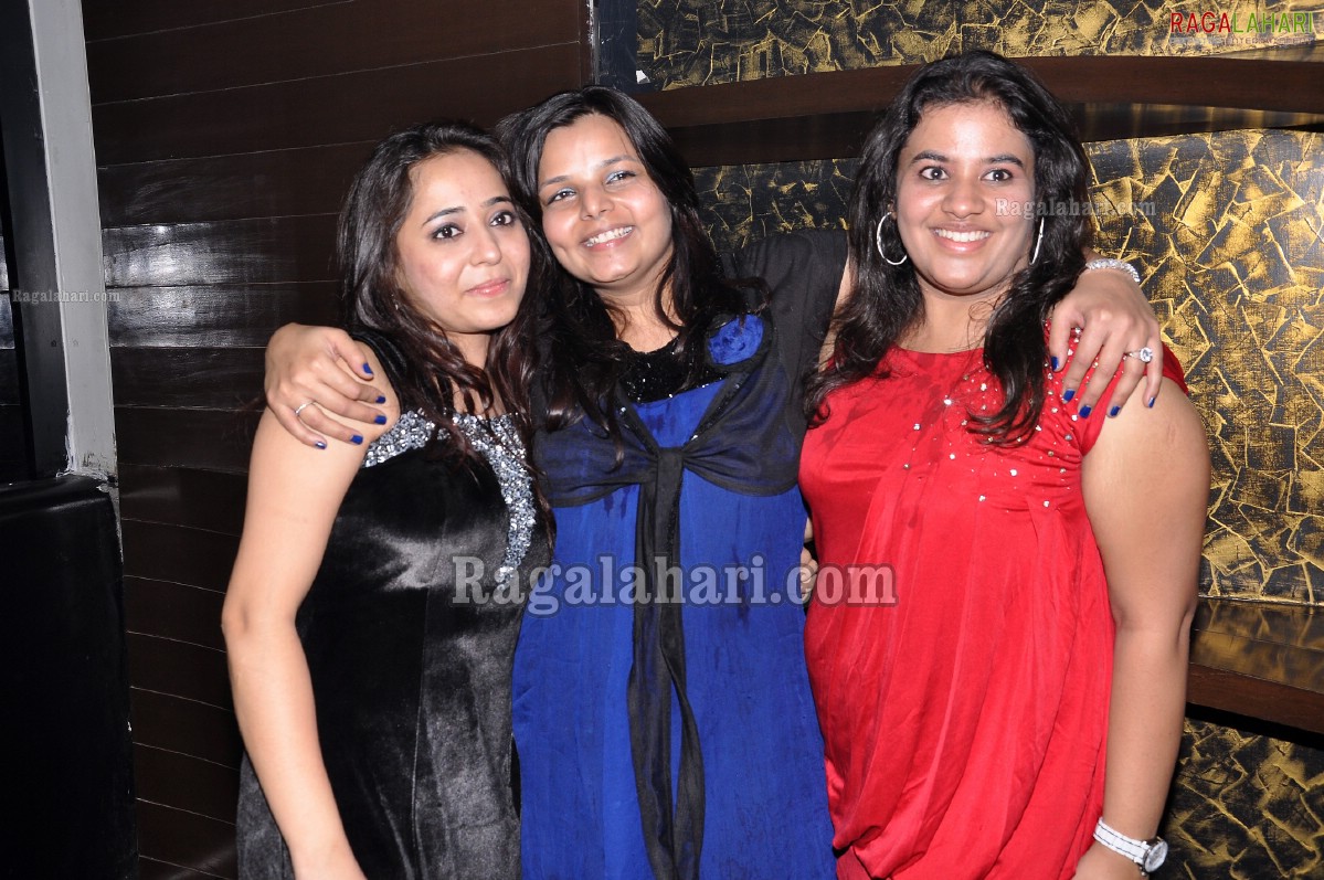 Mayank and Manisha's Pre Wedding Bash at Spoil Pub, Hyderabad