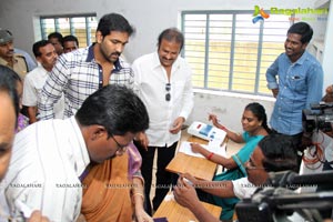 Mohanbabu casts his vote