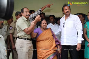 Mohanbabu casts his vote