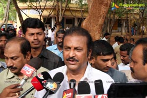 Mohanbabu casts his vote