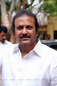 Mohanbabu casts his vote