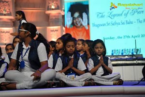 Aishwarya Rai Sri Sathya Sai Baba