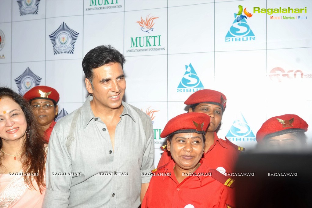 Akshay Kumar launches Tolpar Knife Training Session, Mumbai