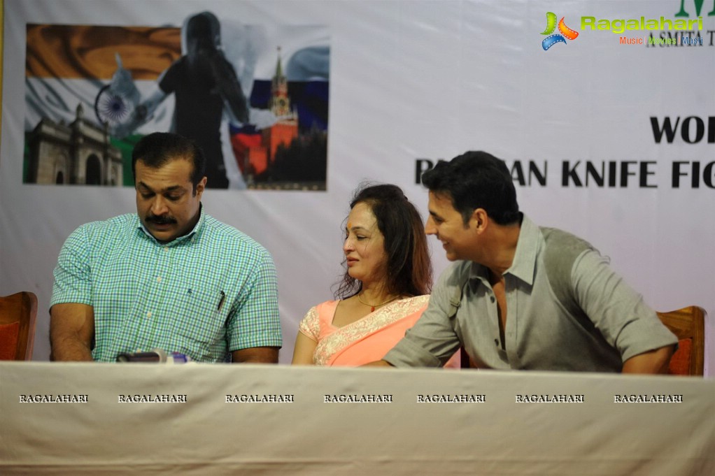 Akshay Kumar launches Tolpar Knife Training Session, Mumbai