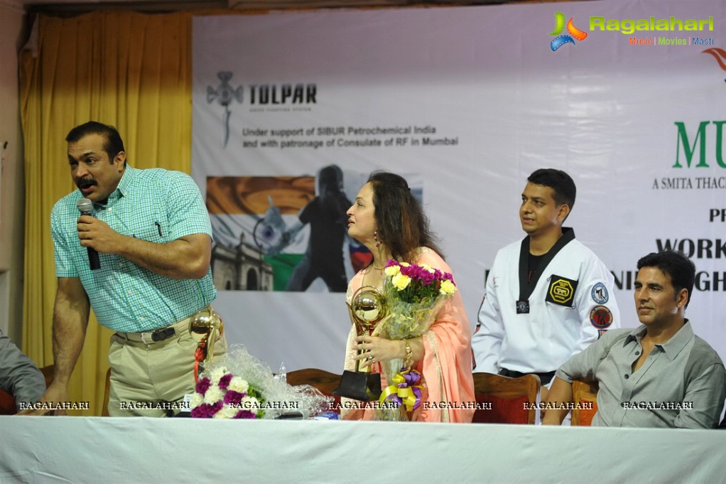 Akshay Kumar launches Tolpar Knife Training Session, Mumbai