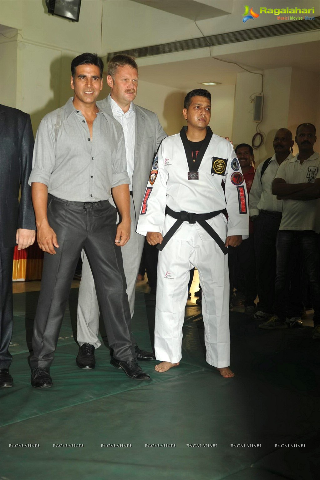 Akshay Kumar launches Tolpar Knife Training Session, Mumbai