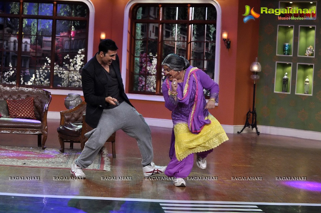 Akshay Kumar on Comedy Nights with Kapil