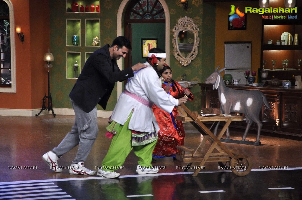 Akshay Kumar on Comedy Nights with Kapil