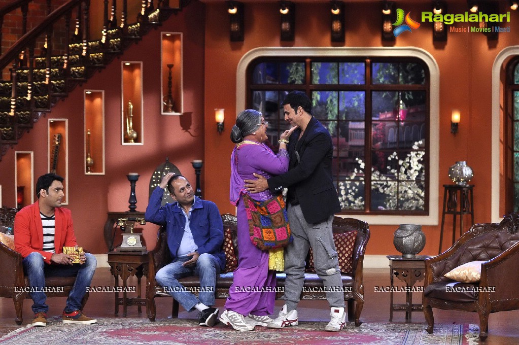 Akshay Kumar on Comedy Nights with Kapil