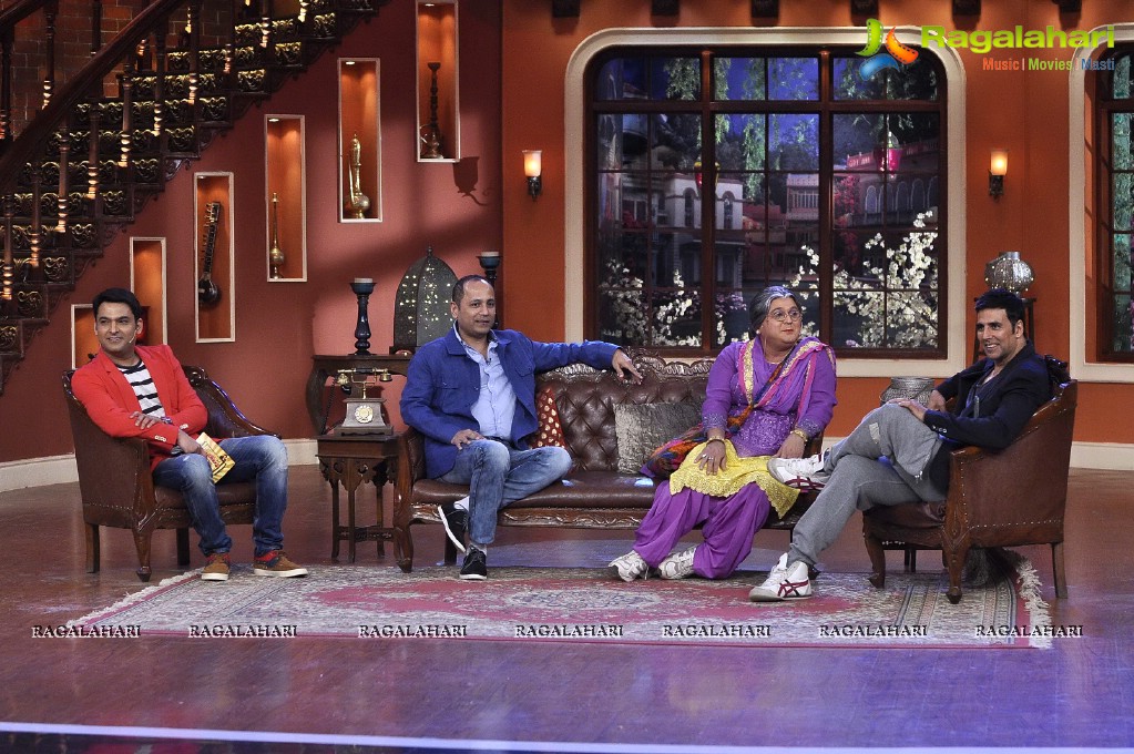 Akshay Kumar on Comedy Nights with Kapil