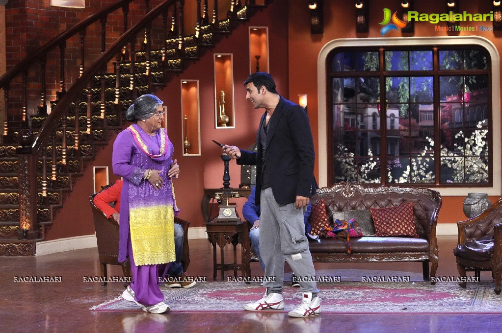 Akshay Kumar on Comedy Nights with Kapil