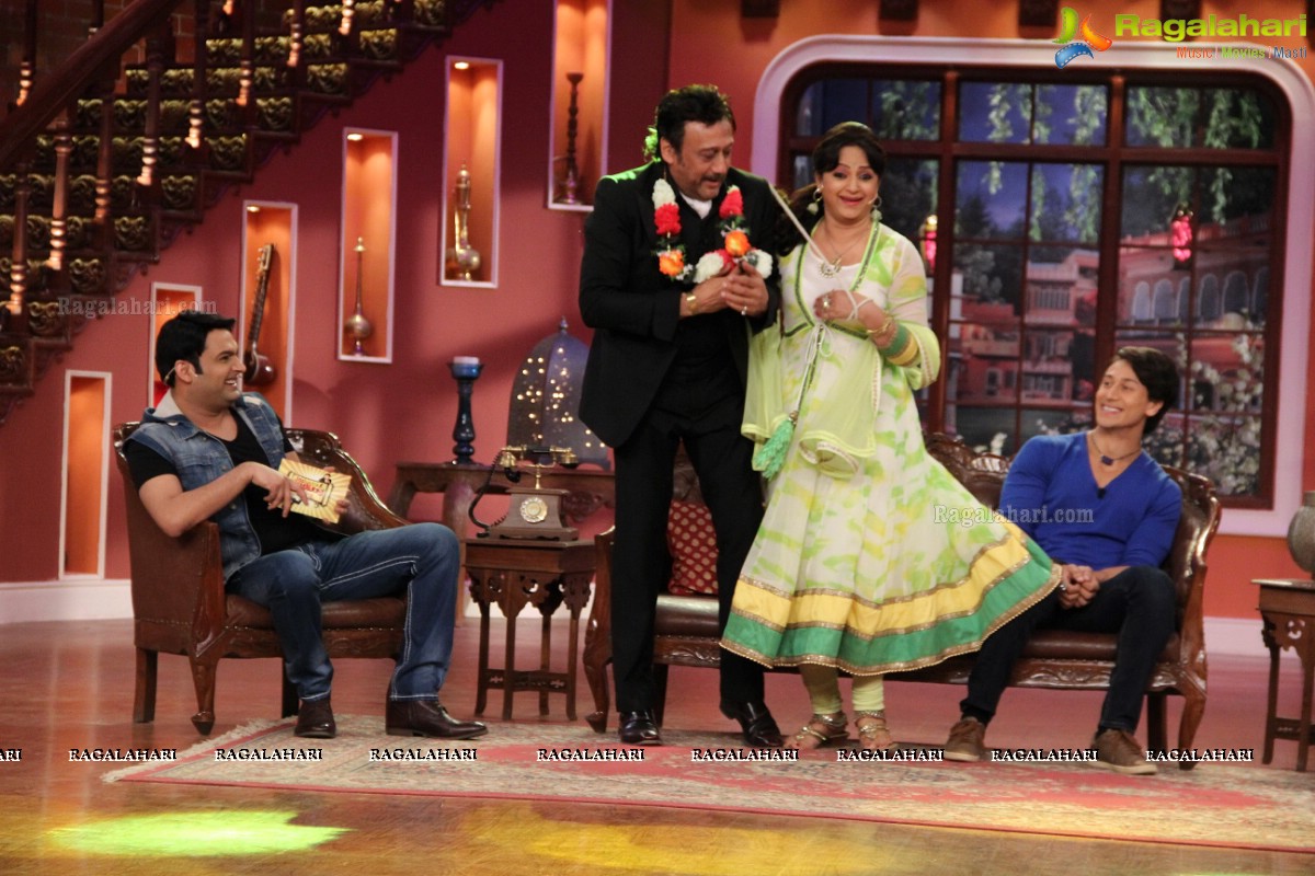 Tiger Shroff, Kriti Sanon and Jackie Shroff on Comedy Nights With Kapil