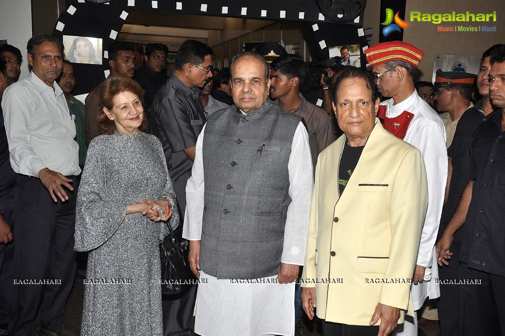 Bollywood Celebs honored at the Dadasaheb Phalke Academy Awards 2014