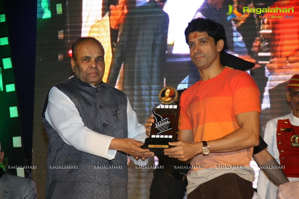 Bollywood Celebs honored at the Dadasaheb Phalke Academy Awards 2014