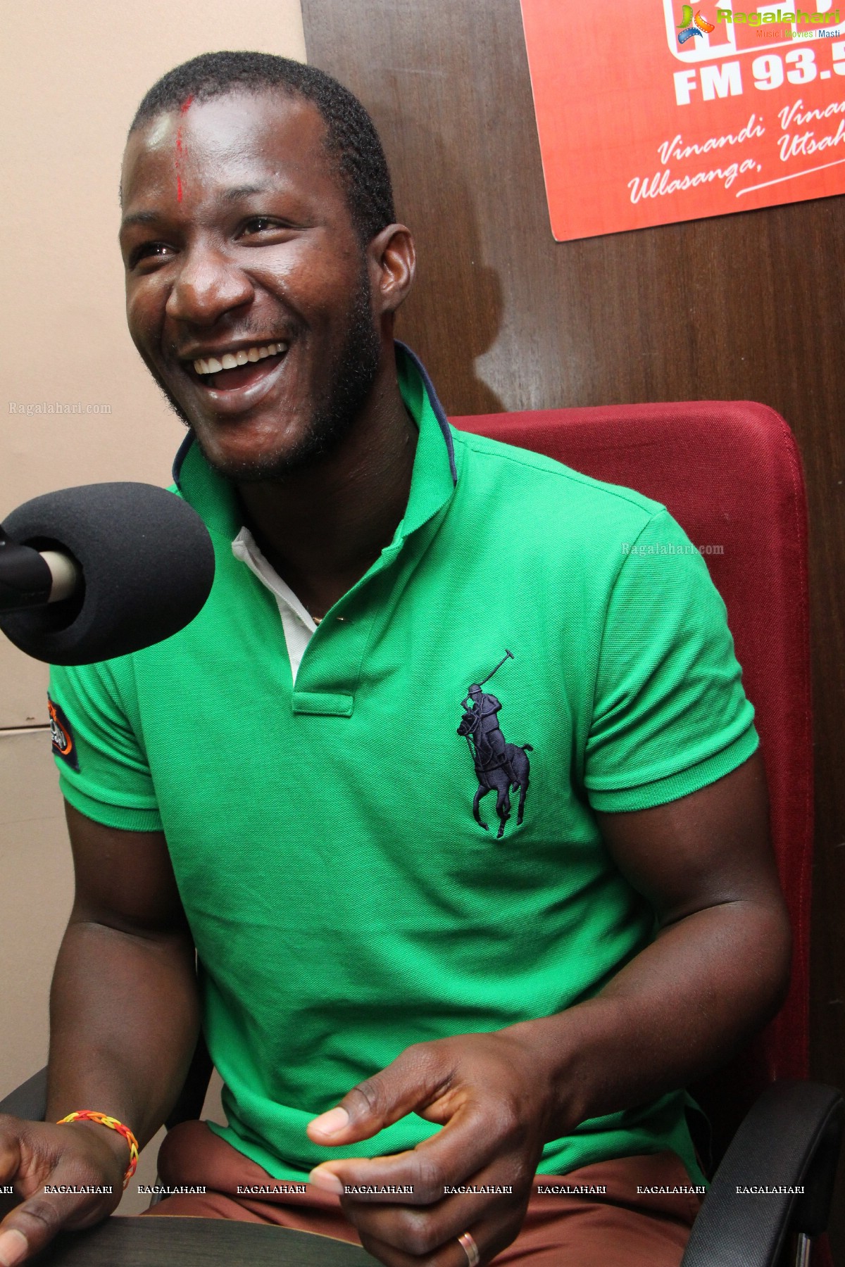 Sunrisers Hyderabad Cricketers Darren Sammy and Shikar Dhawan at Red FM