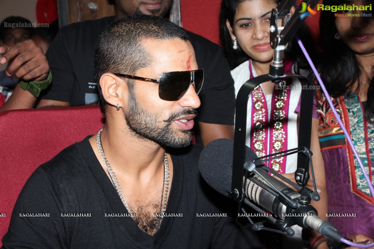 Sunrisers Hyderabad Cricketers Darren Sammy and Shikar Dhawan at Red FM