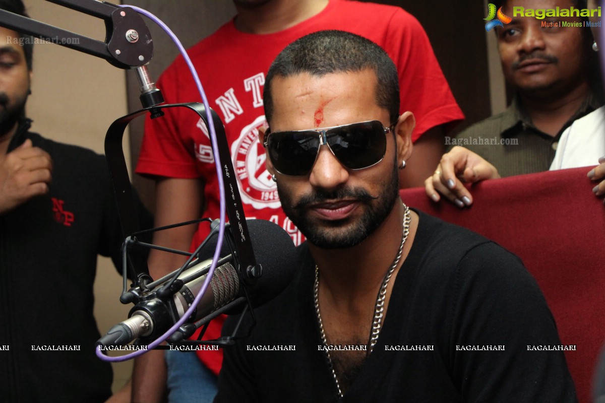 Sunrisers Hyderabad Cricketers Darren Sammy and Shikar Dhawan at Red FM