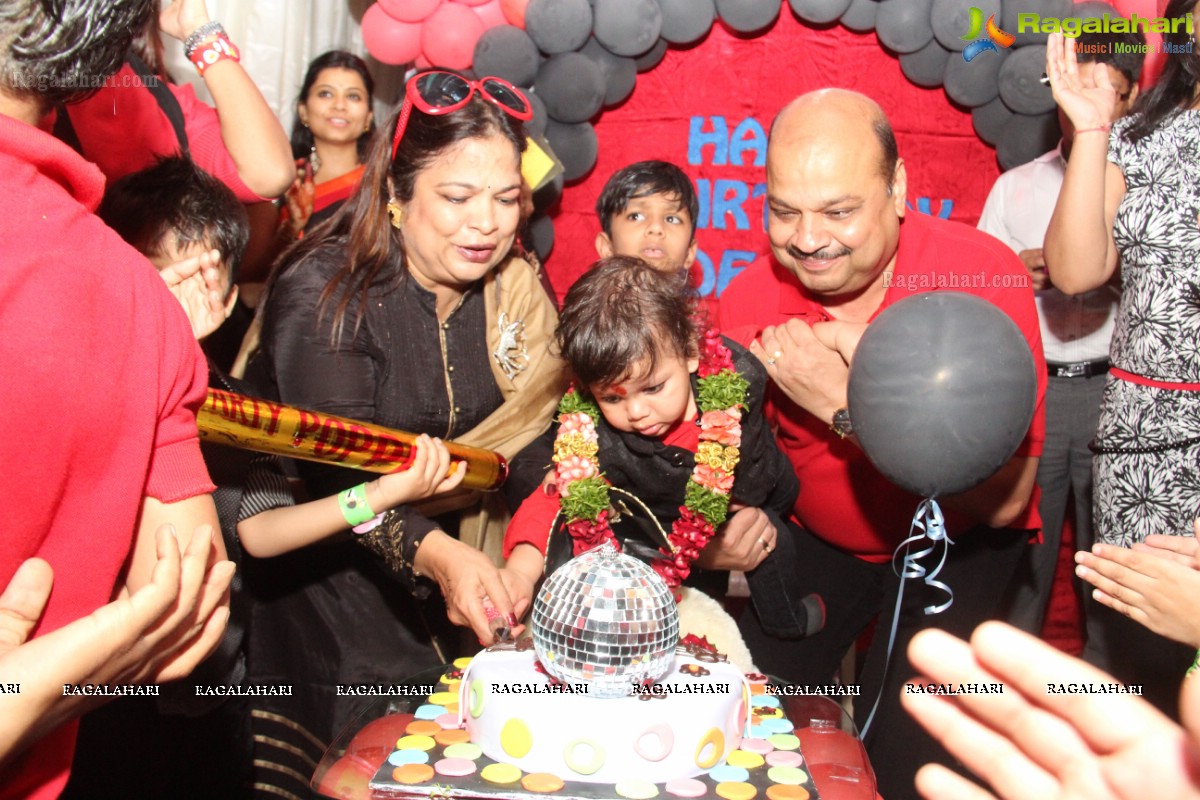 Devansh Agarwal 1st Birthday Party