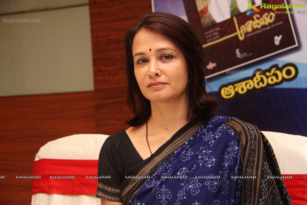 Amala launches 'Chigurantha Asha & Ashadeepam' Books at Hotel Moksha, Hyderabad