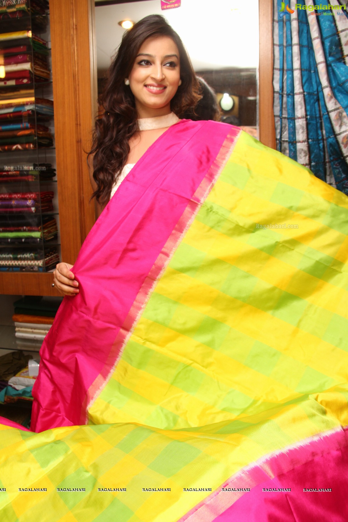 Indian Princess Chandni Sharma inaugurates IKAT Handloom Mela 2014, Hyderabad