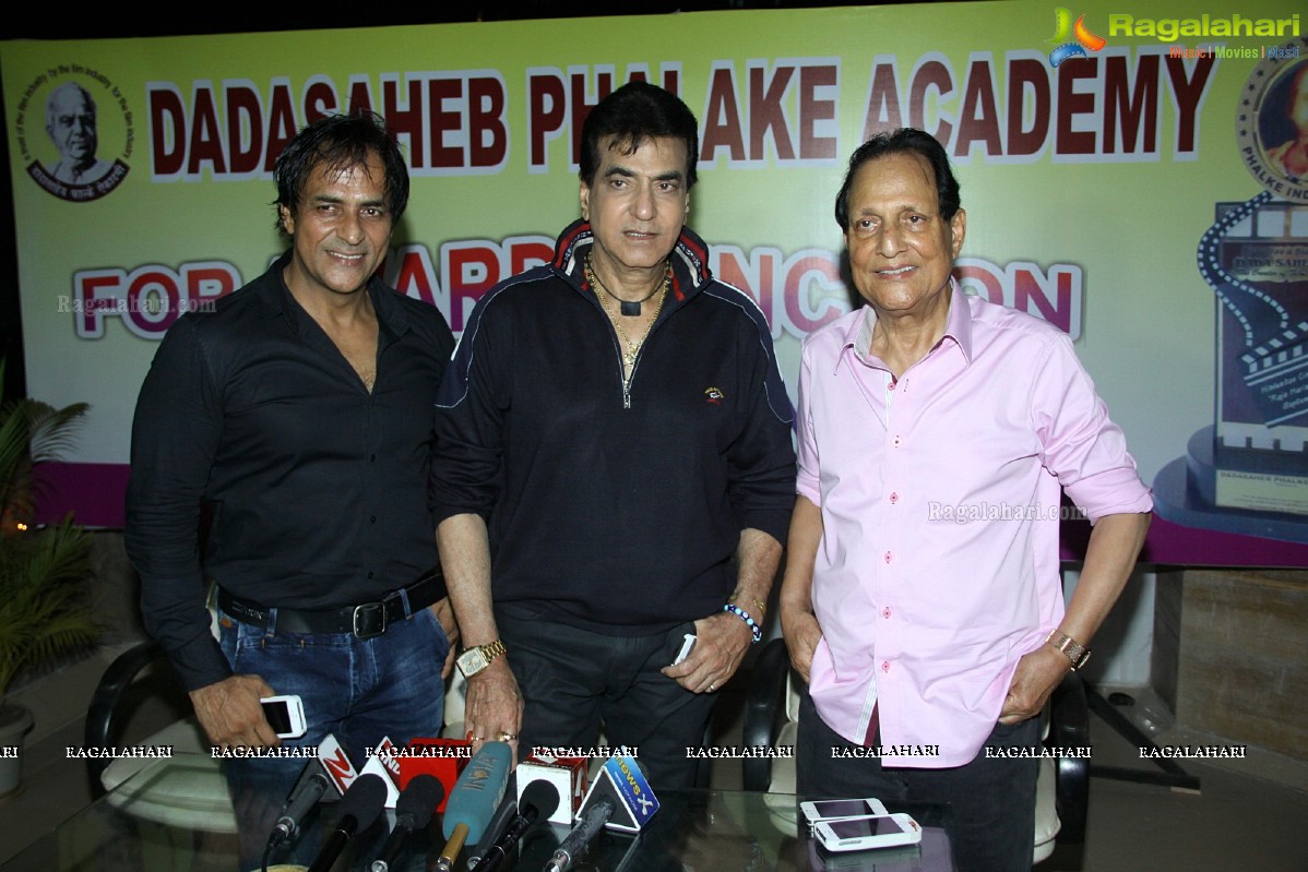 Jeetendra and Dharmendra at Dada Saheb Phalke Academy Award Press Meet