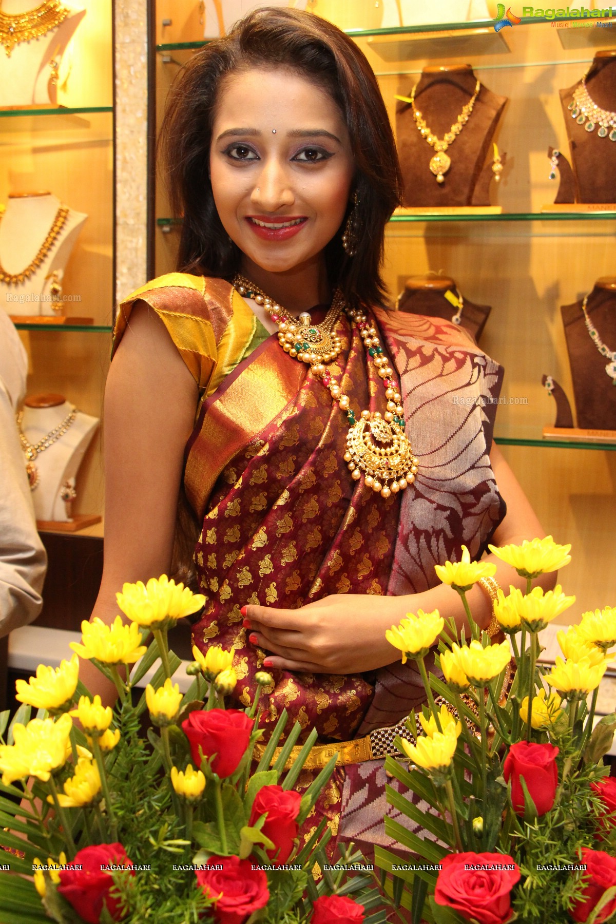 Akshaya Tritiya Collections 2014 at Manepally Jewellers, Hyderabad