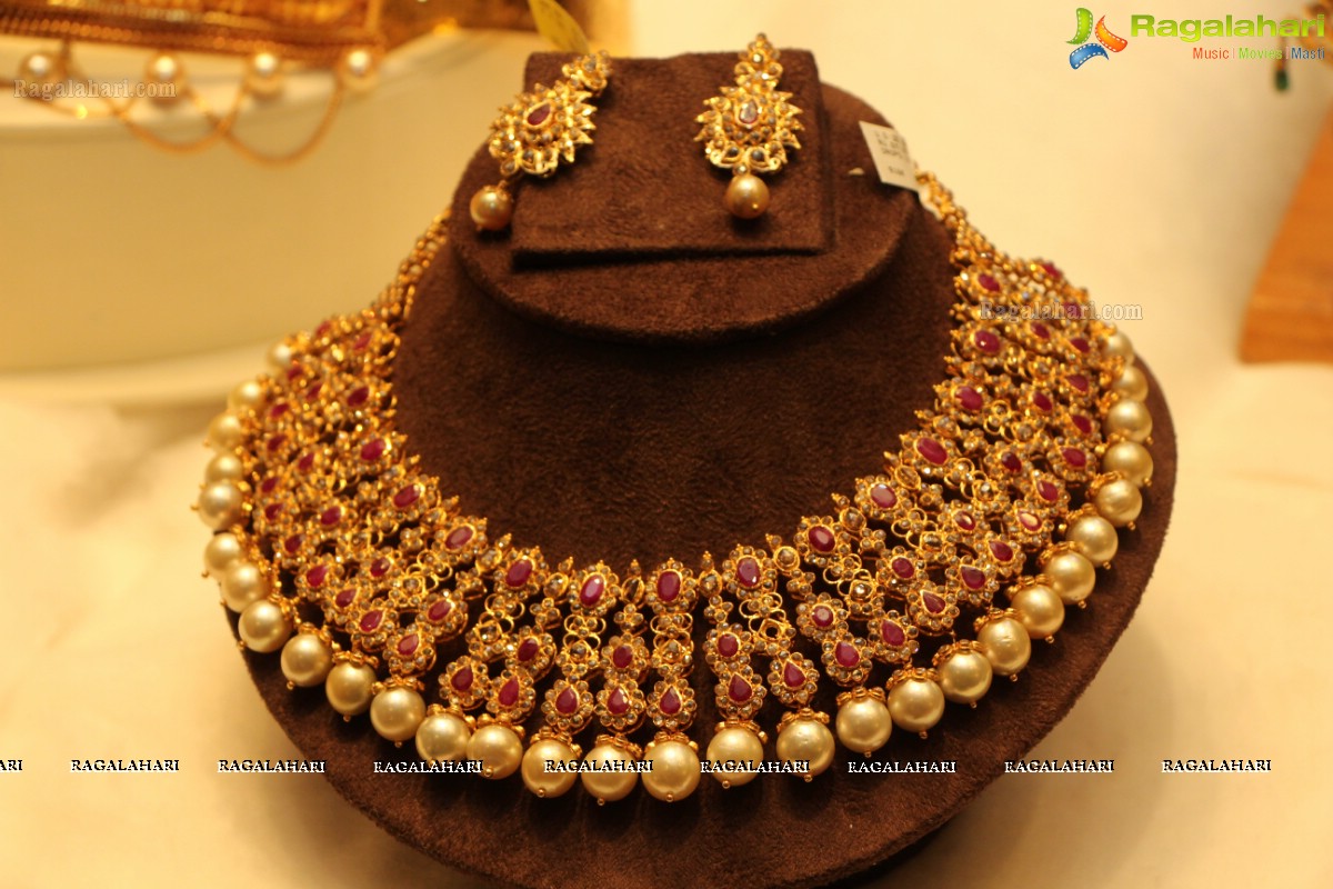 Akshaya Tritiya Collections 2014 at Manepally Jewellers, Hyderabad