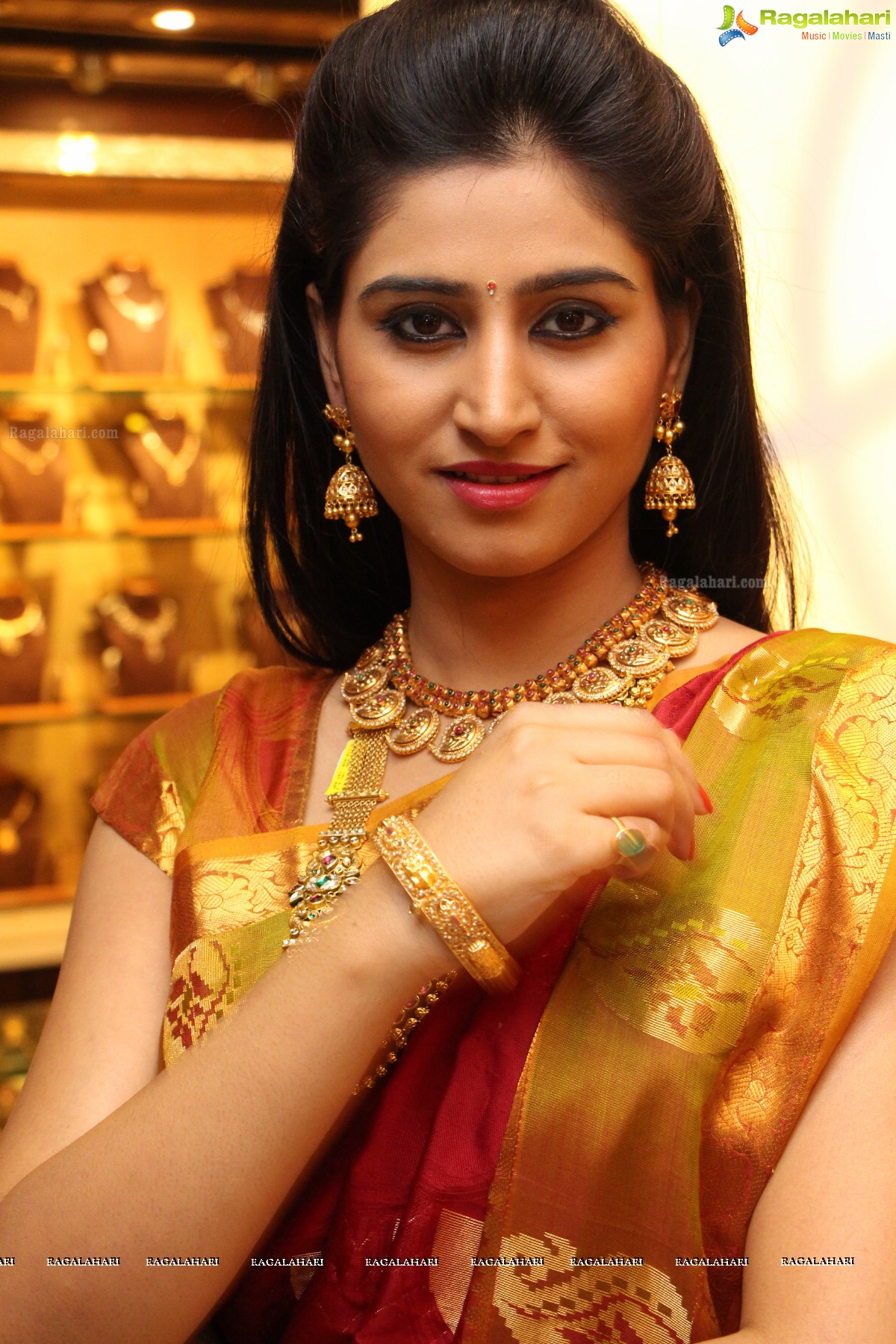 Akshaya Tritiya Collections 2014 at Manepally Jewellers, Hyderabad