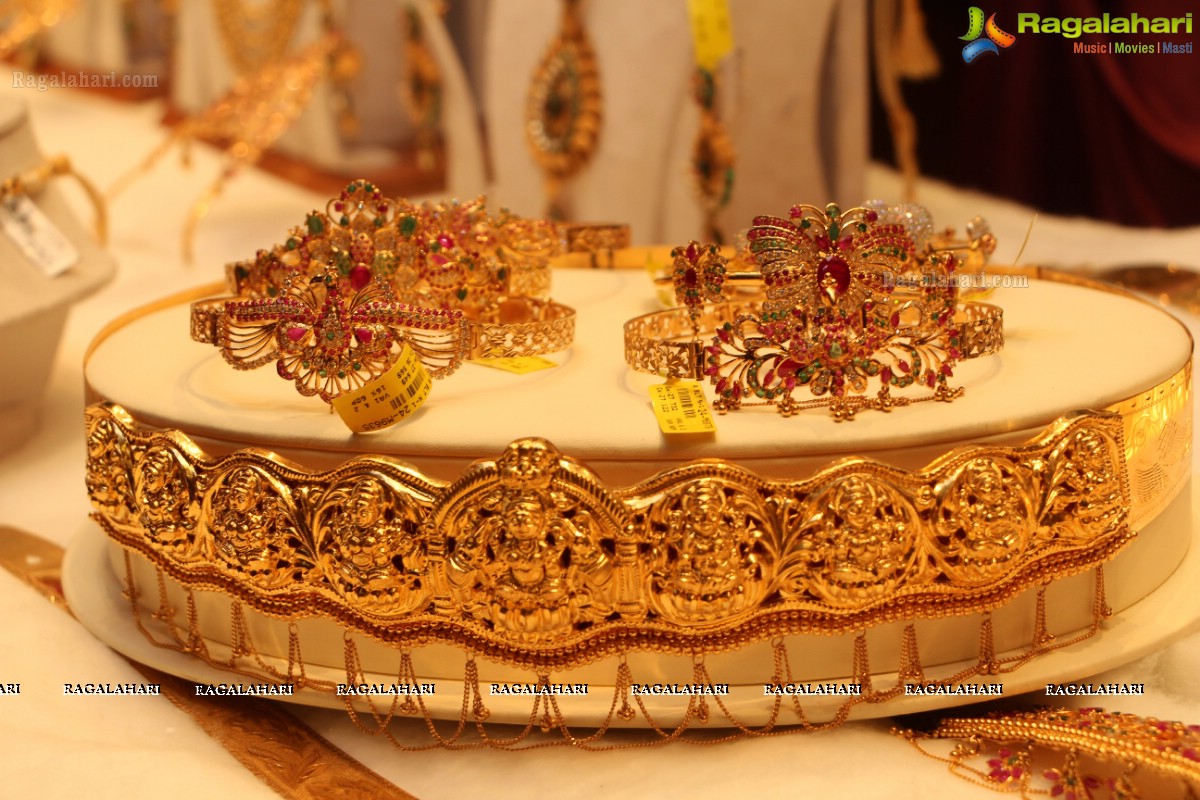 Akshaya Tritiya Collections 2014 at Manepally Jewellers, Hyderabad