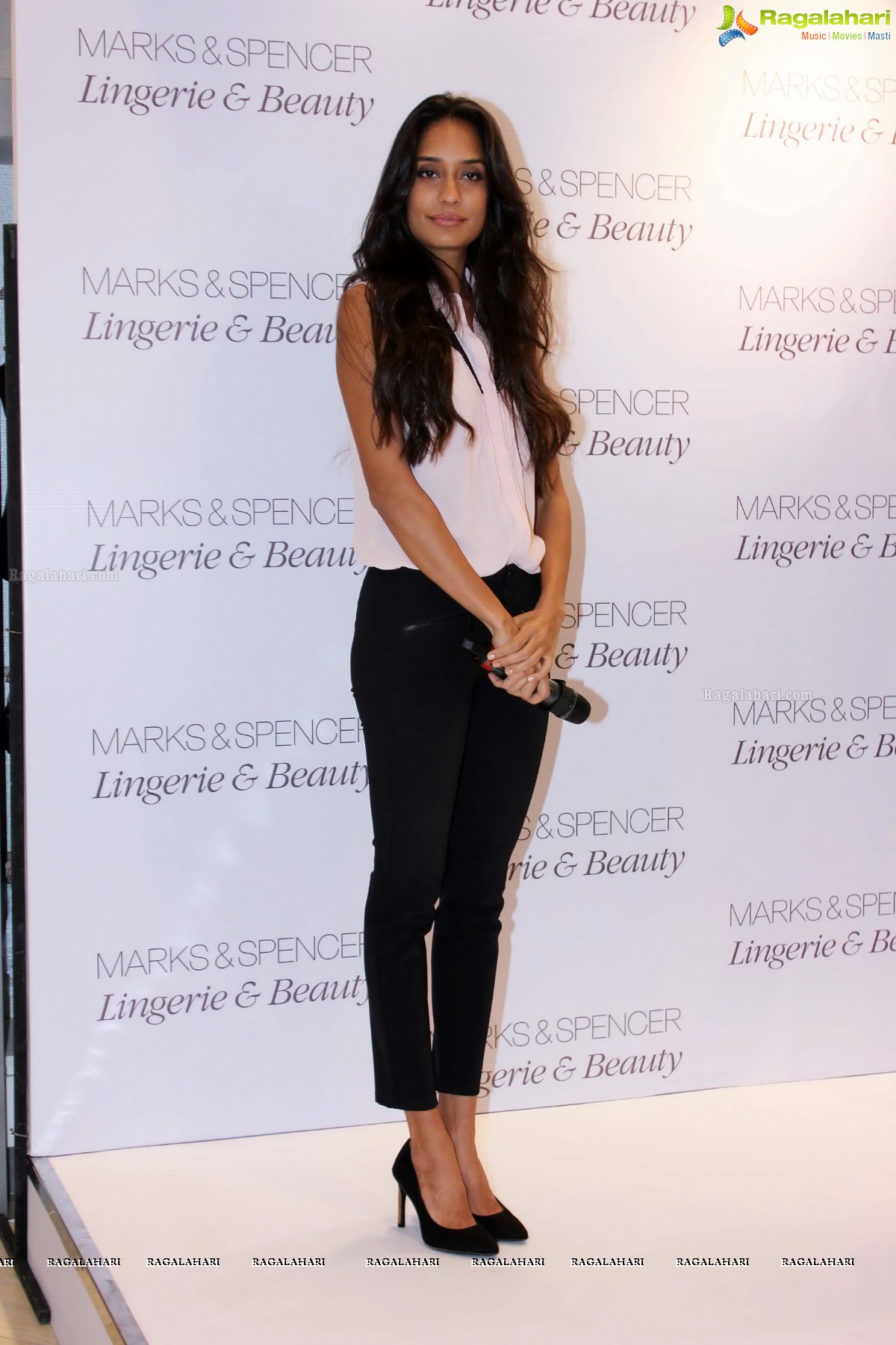 Lisa Haydon unveils Marks & Spencer Lingerie & Beauty Store, Mumbai