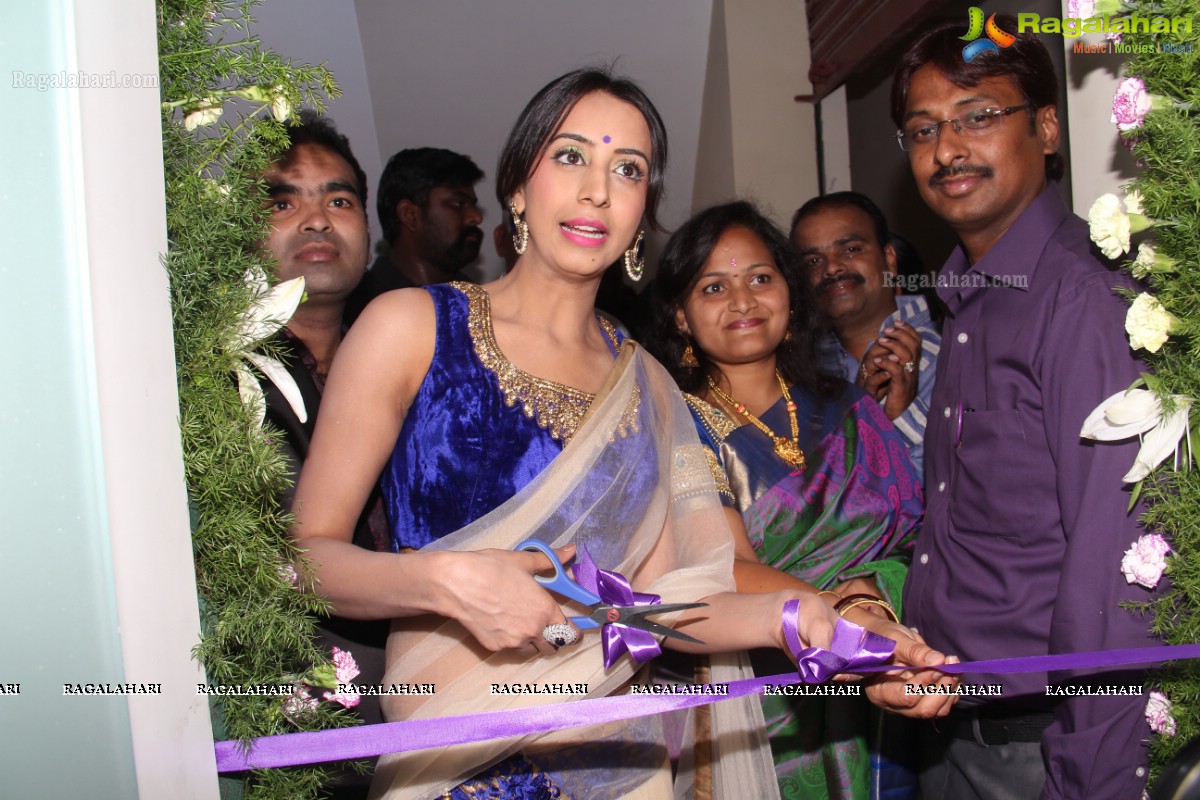 Sanjana Galrani inaugurates Naturals Family Salon at Kukatpally, Hyderabad